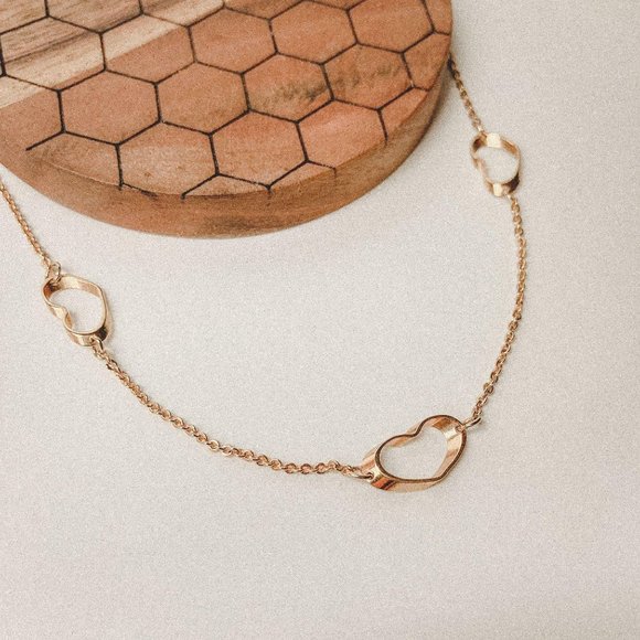 Sarah Coventry Jewelry - Vintage Sarah Coventry Gold Heart Chain Necklace